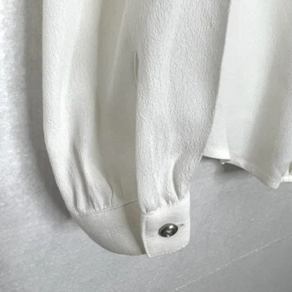 Off-White Scoop Neck Blouse from Banana Republic - Picture 5 of 7